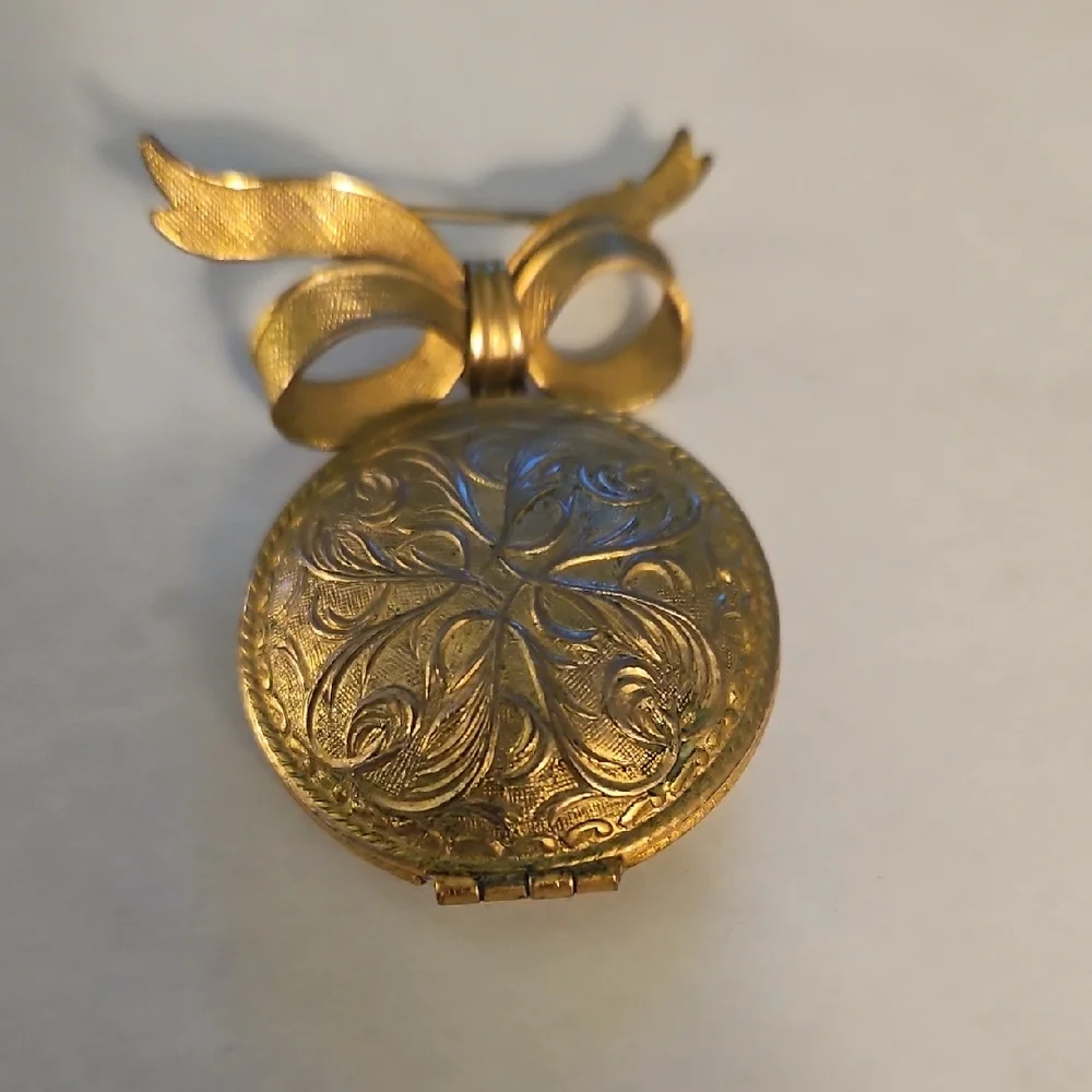VIntage Avon Rapture Solid Perfume Locket Brooch - Picture 1 of 4